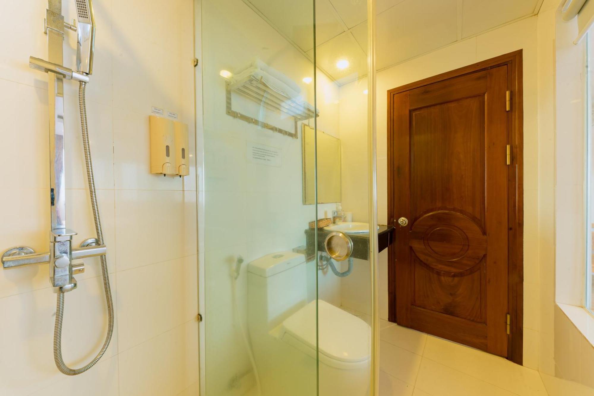 Dubai Nha Trang Hotel Managed By Ht Esterno foto